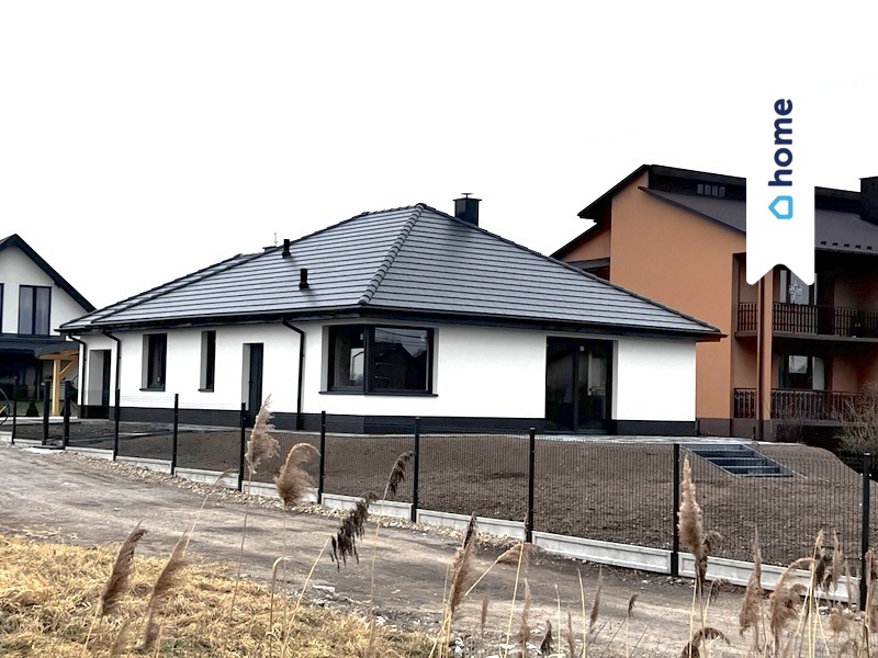 Dom wolnostojący - garaż oraz wiata. duża działka miniaturka 2