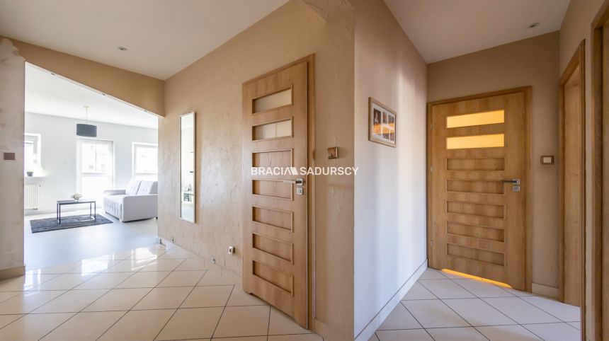 Nowoczesny salon 40m2/2balkony/garaz/piwnica miniaturka 21