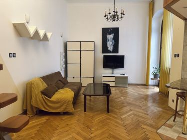Kawalerka z antresolą*Rynek*Od zaraz