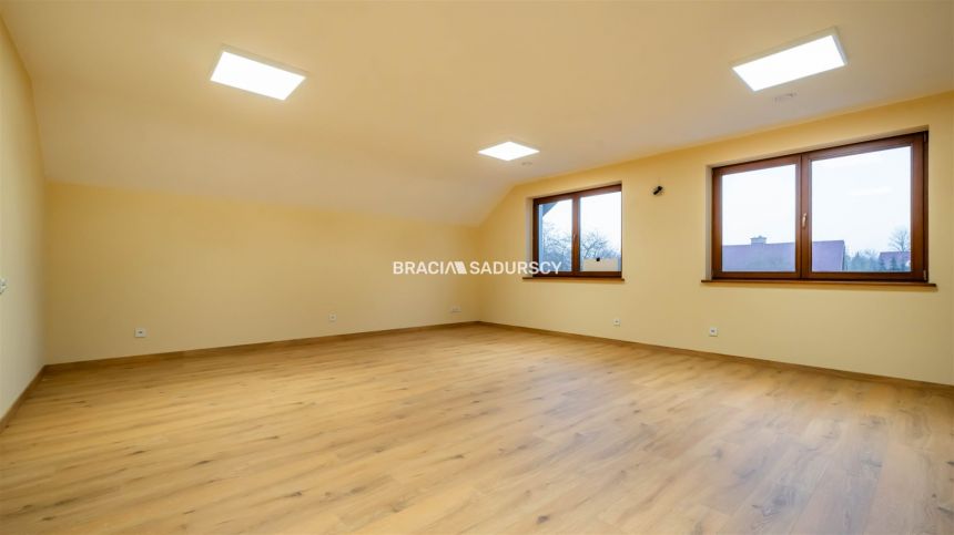 Wysoki standard, ponad 300 m2, 12,5 arowa działka miniaturka 37