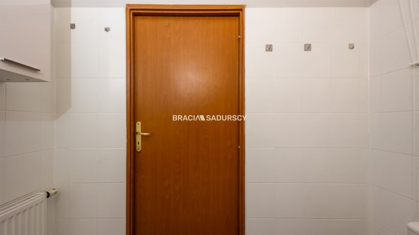 Komfortowe przestronne mieszkanie w apartamentowcu miniaturka 20