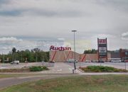 Komercyjna koło Auchan z pozwoleniem na budowę. miniaturka 1