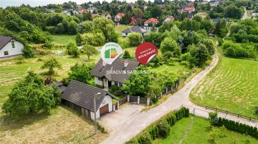 Dom, 17 arów zieleni, staw, taras, garaż – Rożnowa