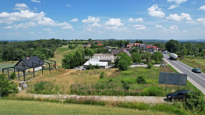 Działka Mieszkaniowo usługowa w Biskupicach miniaturka 1