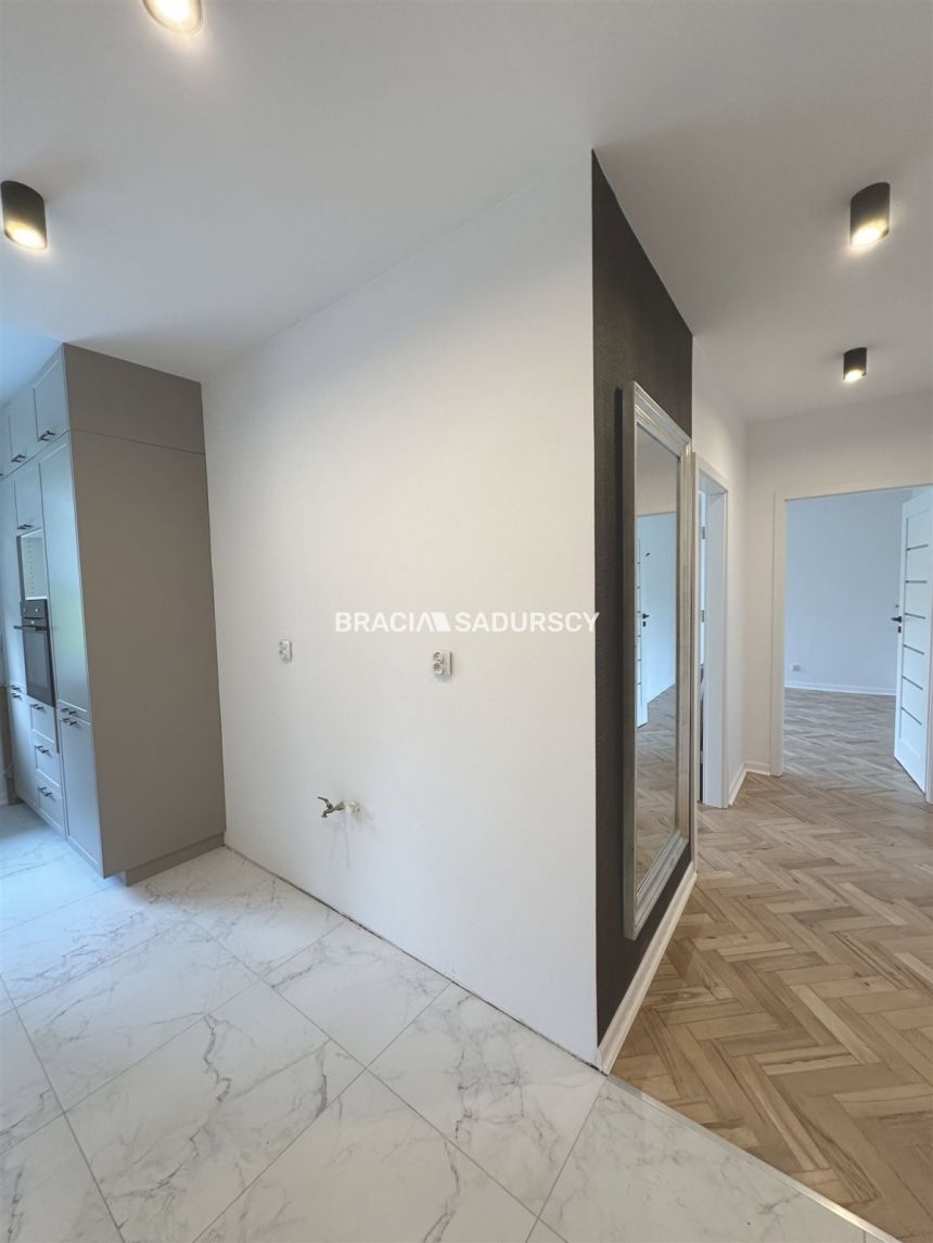 Krowoodrza -Królewska inwestycja, uczelnie, balkon miniaturka 13
