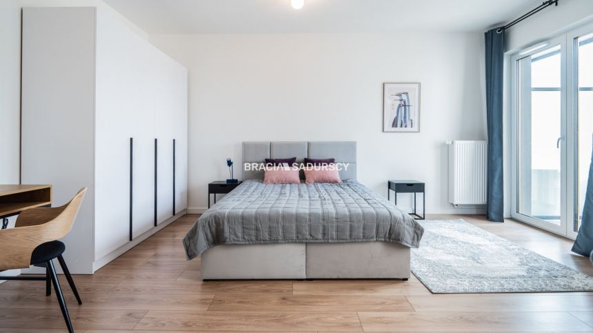 Jasna i wygodna kawalerka w apartamentowcu miniaturka 3