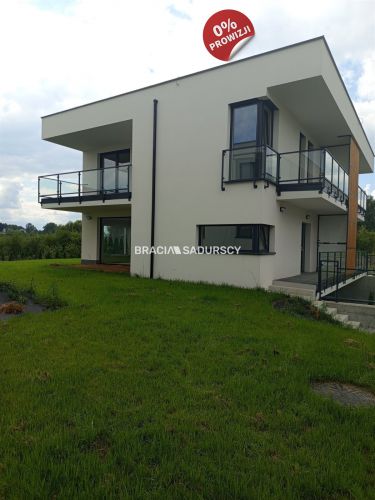 Nowoczesny dom klasy premium w zielonej okolicy!