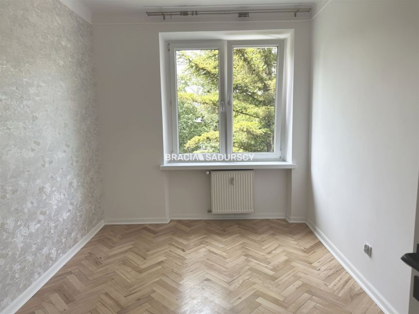 Krowoodrza -Królewska inwestycja, uczelnie, balkon miniaturka 5