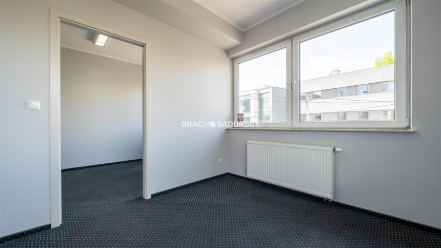 Lokal / biuro / usługi / ul. Centralna miniaturka 6