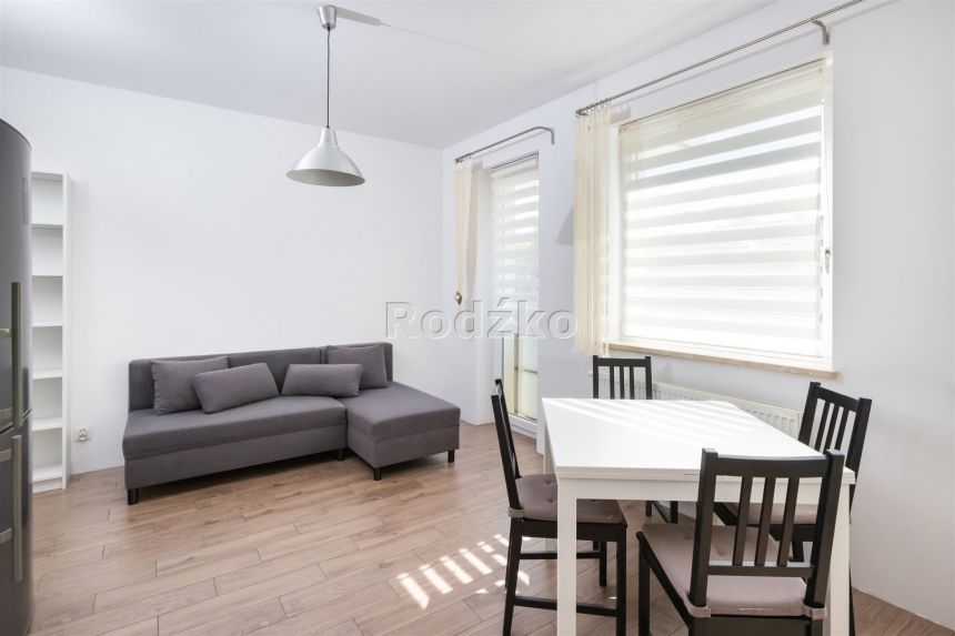 M-3 z miejscem postojowym. miniaturka 4