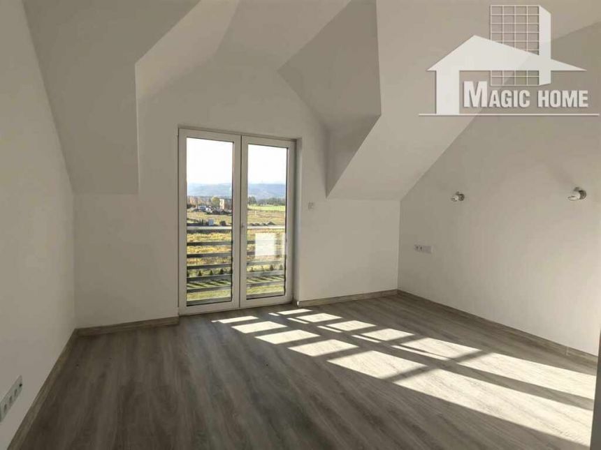 Nowy dom w Pieszycach 250m2 1650000 zł. miniaturka 12