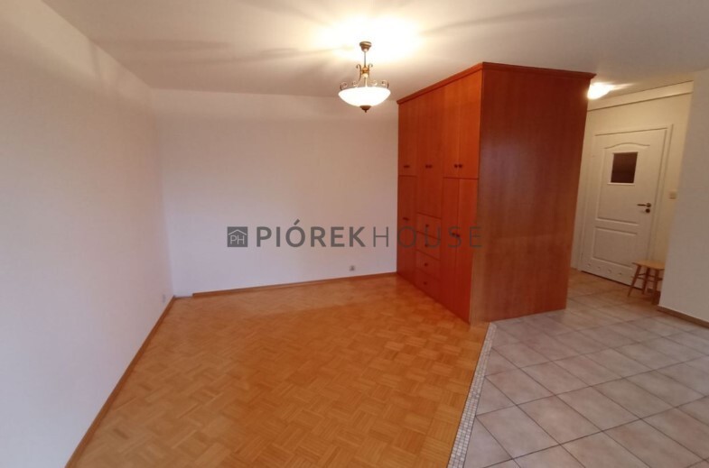 Kawalerka z tarasem w Wawrze miniaturka 3