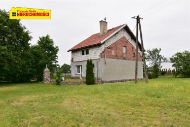 Dom wolnostojący na dużej działce w Czarnem