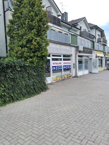 Plewiska, lokal użytkowy na parterze.