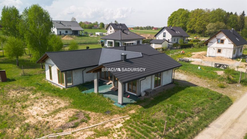 Piękny dom parterowy / 20 ar / las / Tomice miniaturka 3
