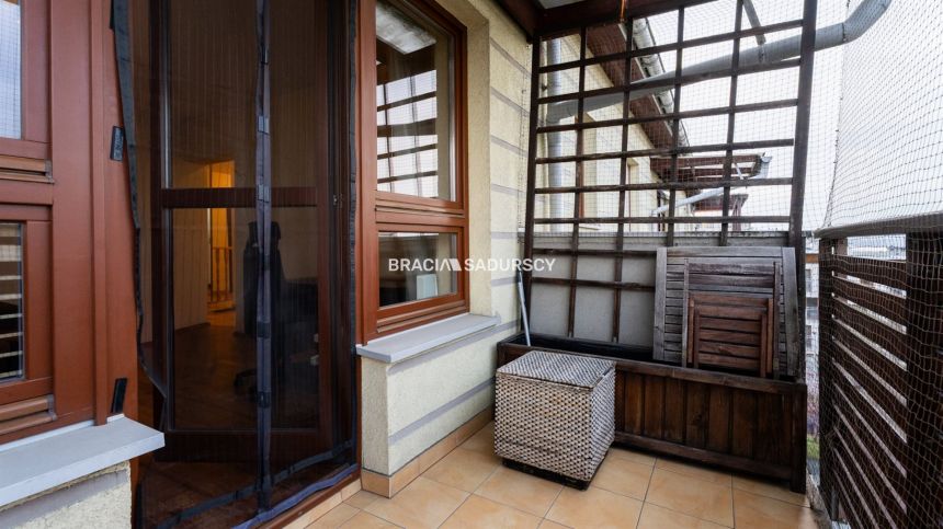 2pok z dużym balkonem i miejscem postojowym. miniaturka 16