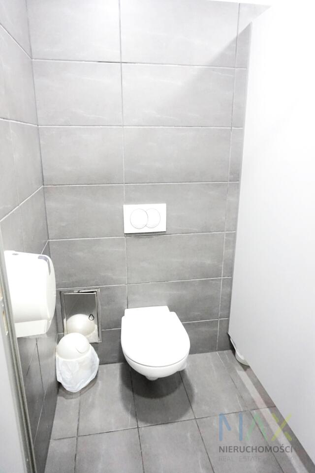 2 pokojowy lokal w biurowcu na parterze miniaturka 6