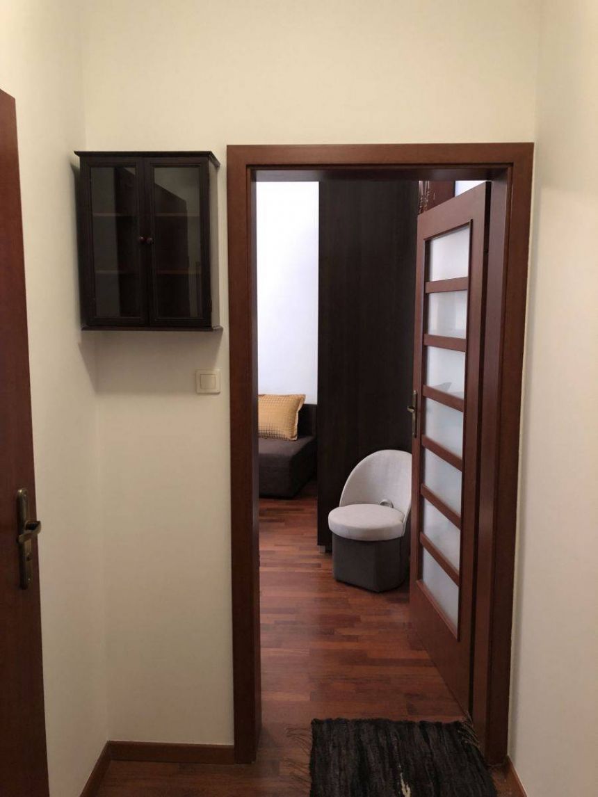 Ładna kawalerka blisko centrum miniaturka 3