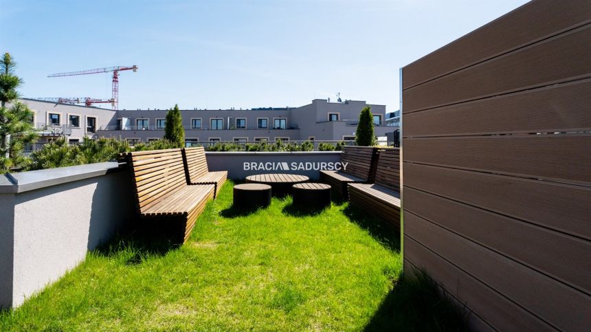 2 pok 40m2 z balkonem i tarasem na dachu budynku miniaturka 22