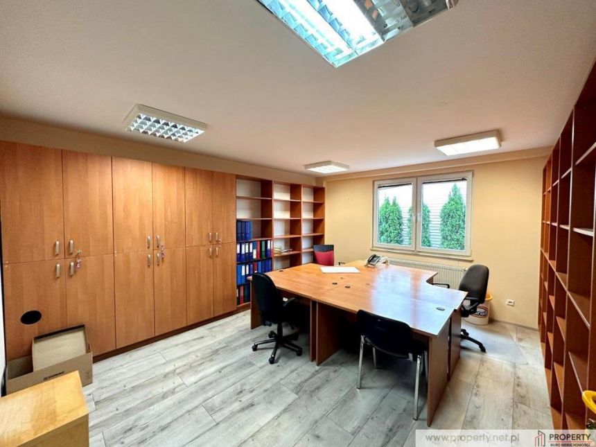 Obiekt magazynowy z zapleczem biurowym, 1065 m2. miniaturka 11