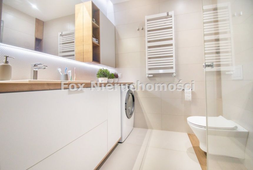 Elegancki wykończony apartament z dużym balkonem miniaturka 9