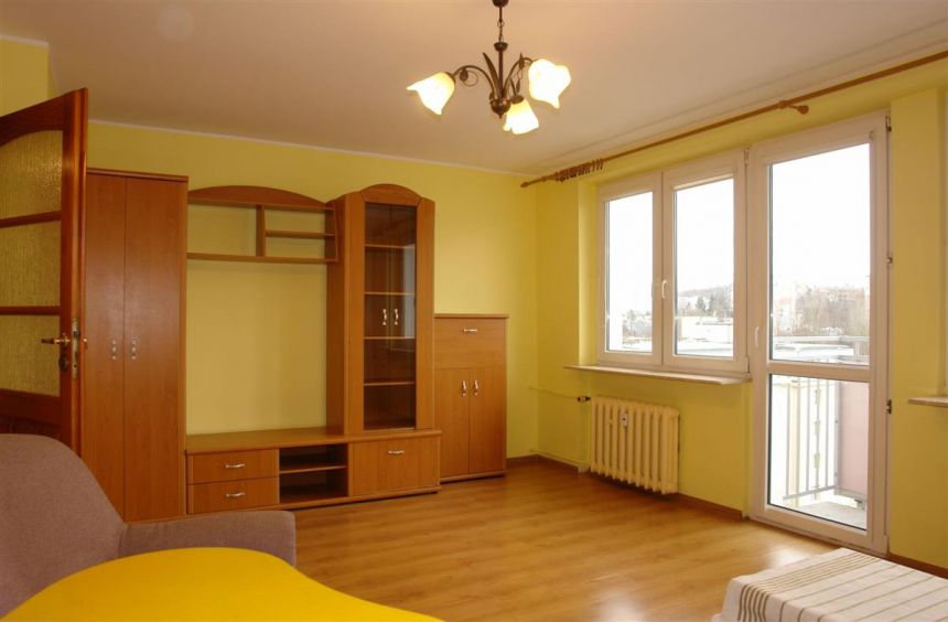 mieszkanie 3 pokojowe na Kamiennej Górze w Gdyni z miniaturka 2