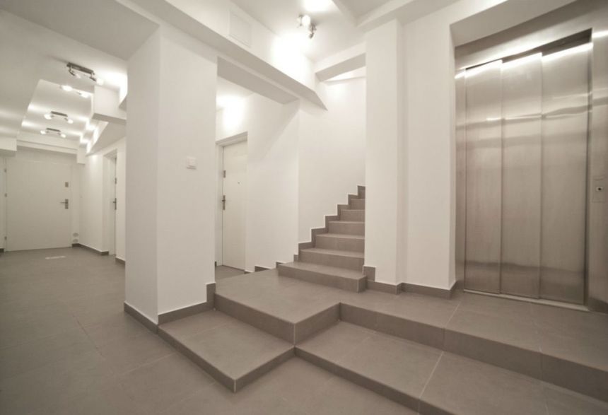 STUDIO - 20 M2 - NOWO WYKOŃCZONE - SUTERENA miniaturka 16