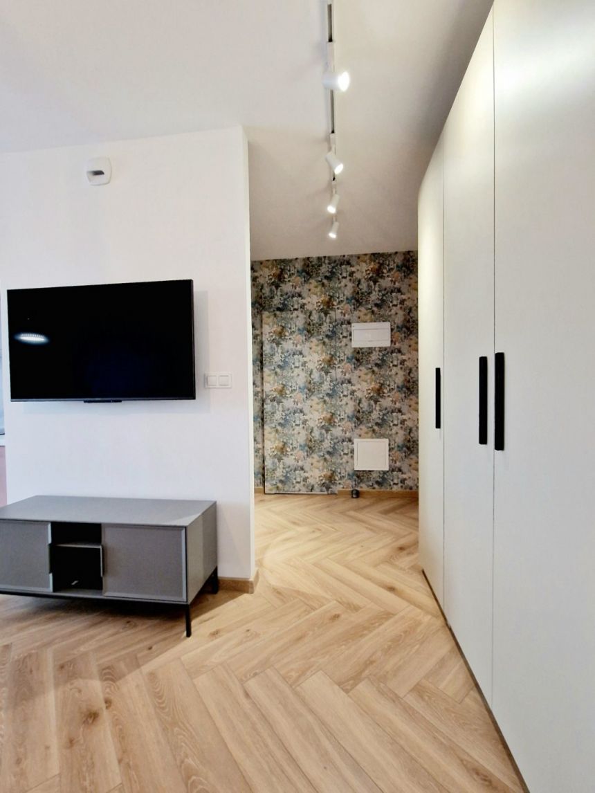 DĄBIE- 2 POKOJE - TARAS - GARAŻ - 40 M2 - 6 PIĘTRO miniaturka 8
