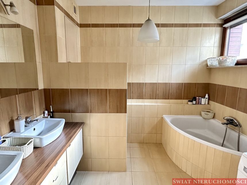 Balkon (10 mkw), łazienka z oknem (7 mkw), garaż miniaturka 4