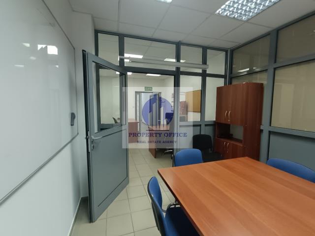 Włochy: biuro 25,50m2 miniaturka 2