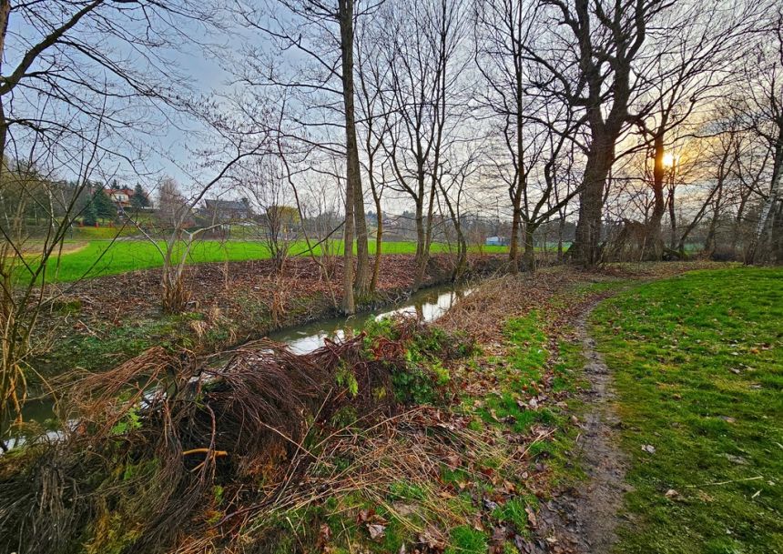 Dys - malowniczo położone siedlisko nad rzeką - zdjęcie 1