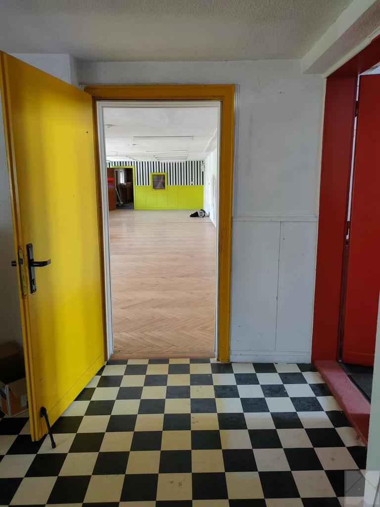 Lokal Komercyjny Zakopiańska 155 m2 media w cenie miniaturka 3
