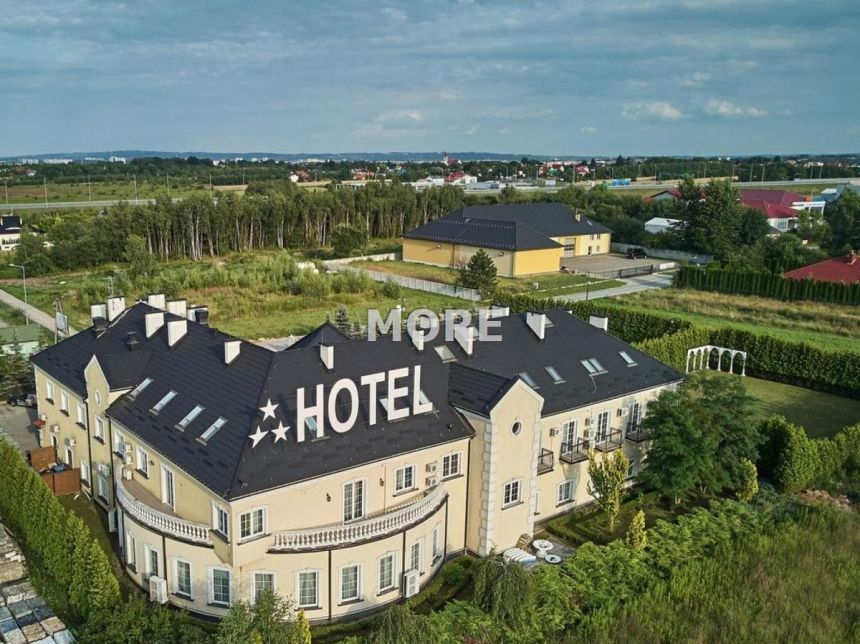 WYNAJĘTY HOTEL W OKAZYJNEJ CENIE miniaturka 1