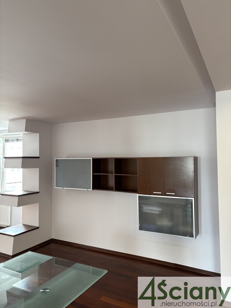 Komfortowy 4-pokojowy apartament na Woli miniaturka 5