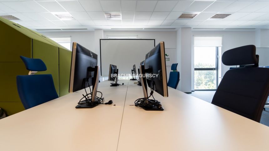 powierzchnia biurowa w nowoczesnym biurowcu miniaturka 38