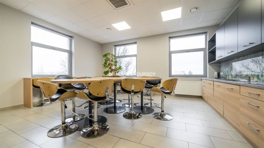Powierzchnia biurowa z parkingiem  - 400m2 miniaturka 28