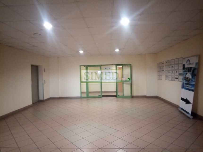 Biuro ochrona winda parking dostęp 24h miniaturka 6