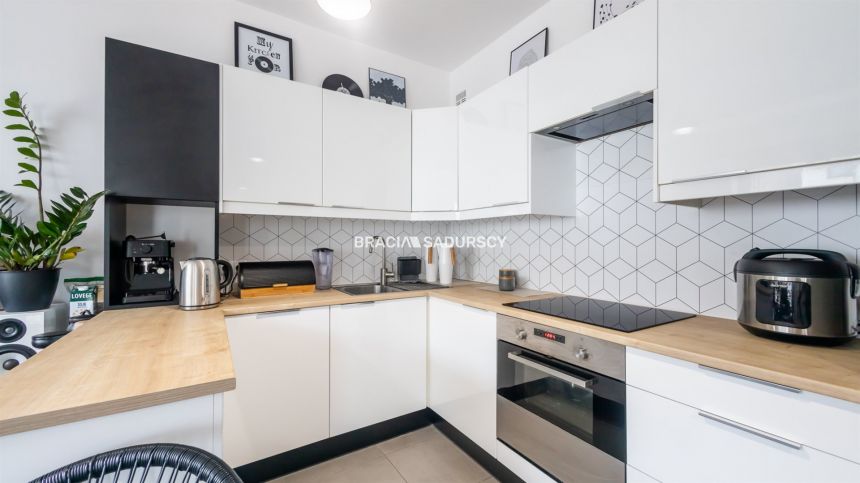 Niepołomnice, zadbane mieszkanie z ogródkiem miniaturka 7