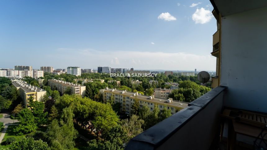 3 pok z widokiem na panoramę miasta. miniaturka 17