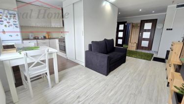 Przestronne, b. ładne 4 pok z balkonem w Oławie.