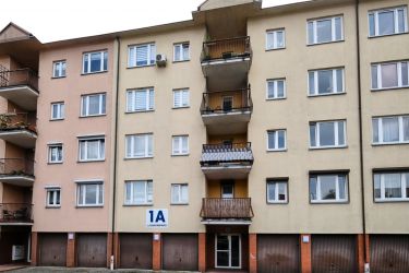 Trzypokojowe z dużą piwnicą /4,1 m2/
