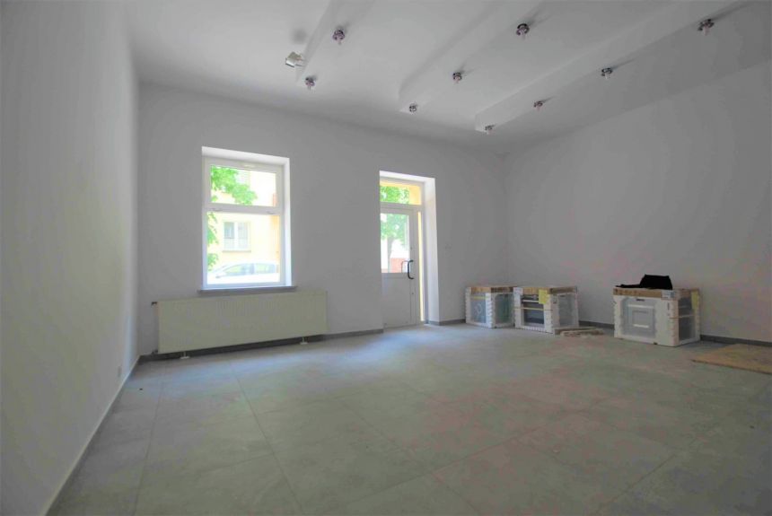 Lokal parterowy w centrum  67 m2 miniaturka 2