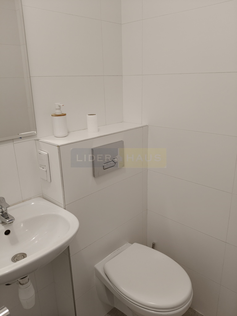 2 pokoje z garderobą po remoncie miniaturka 11