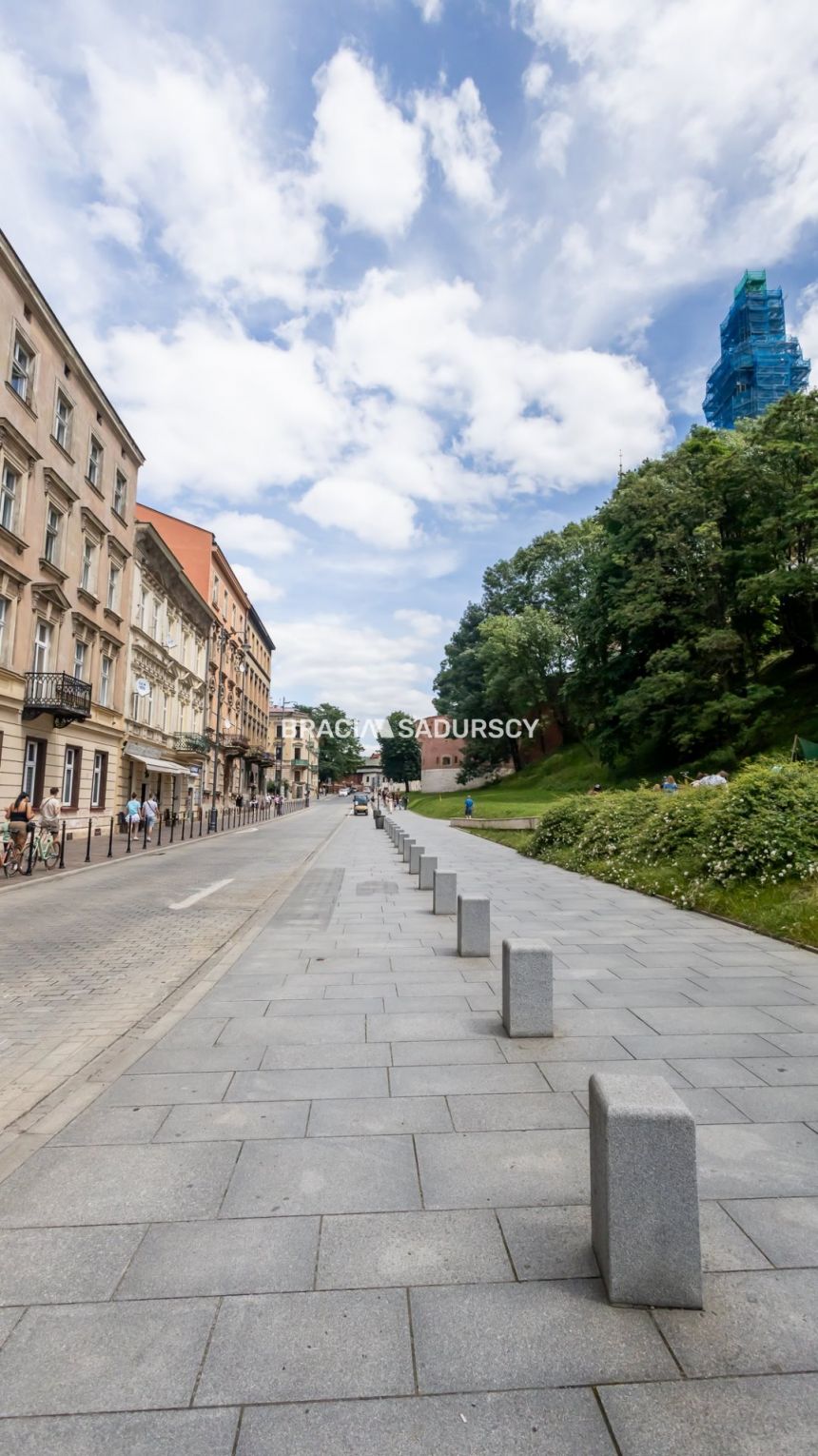 PRZESTRONNE MIESZKANIE W SERCU KRAKOWA miniaturka 20