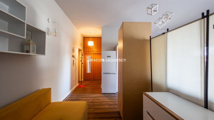 Komfortowe przestronne mieszkanie w apartamentowcu miniaturka 17