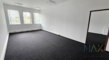 2 pokojowy lokal w biurowcu na parterze