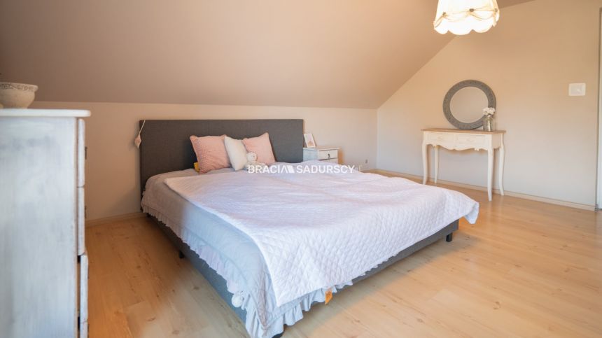 Uroczy dom 130m² z bajkowym ogrodem – Gnatowice! miniaturka 22