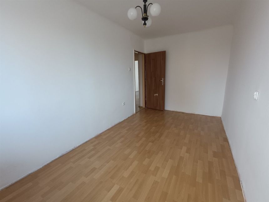 2 pokoje, widna kuchnia, II piętro, balkon ul.Hoża miniaturka 5