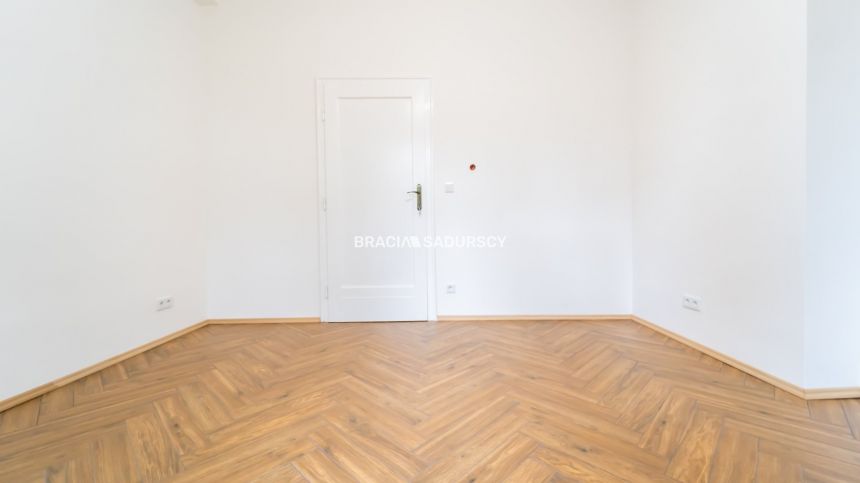 Do wynajęcia lokal biurowy po generalnym remoncie miniaturka 22