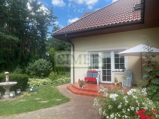 Dom z dużą działką i ogrodem  , Centrum Łomianek - zdjęcie 1